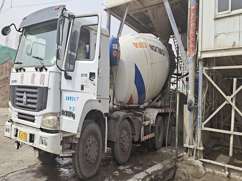 最新求租混凝土搅拌车
