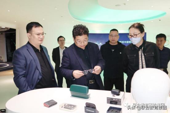 2025正版资料免费公开,迈向2025，正版资料免费公开的崭新篇章
