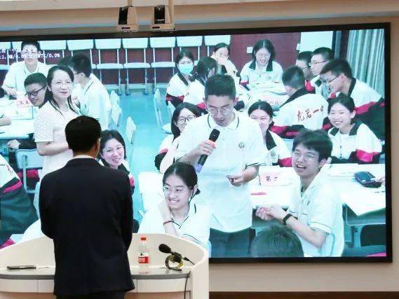 一码一肖一特一中2025,一码一肖一特一中2025，探寻未来之密码与预测之道
