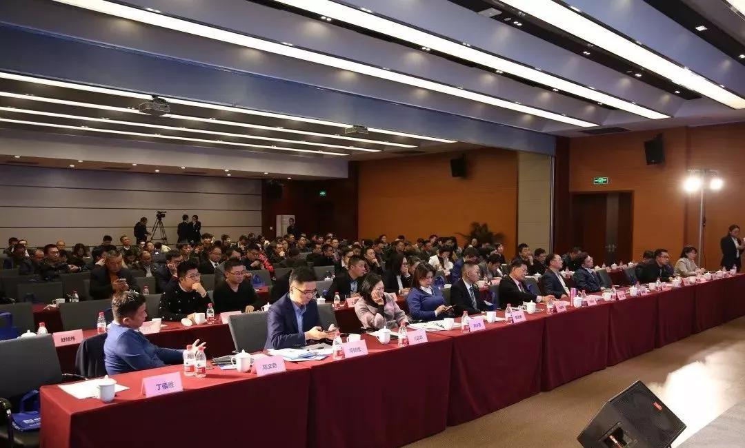2025正版资料免费汇编,迈向知识共享的未来，2025正版资料免费汇编