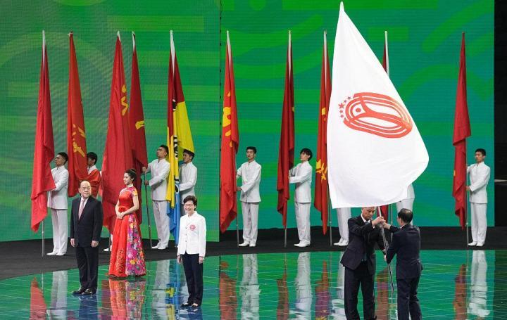 2025新澳门正版免费资本车,探索新澳门，正版免费资本车的未来展望
